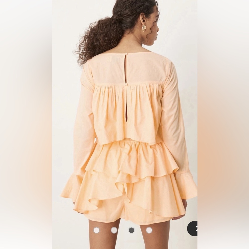 $65 NWT ASOS DESIGN cotton ruffle cutout romper in peach US 4 - Picture 2 of 3
